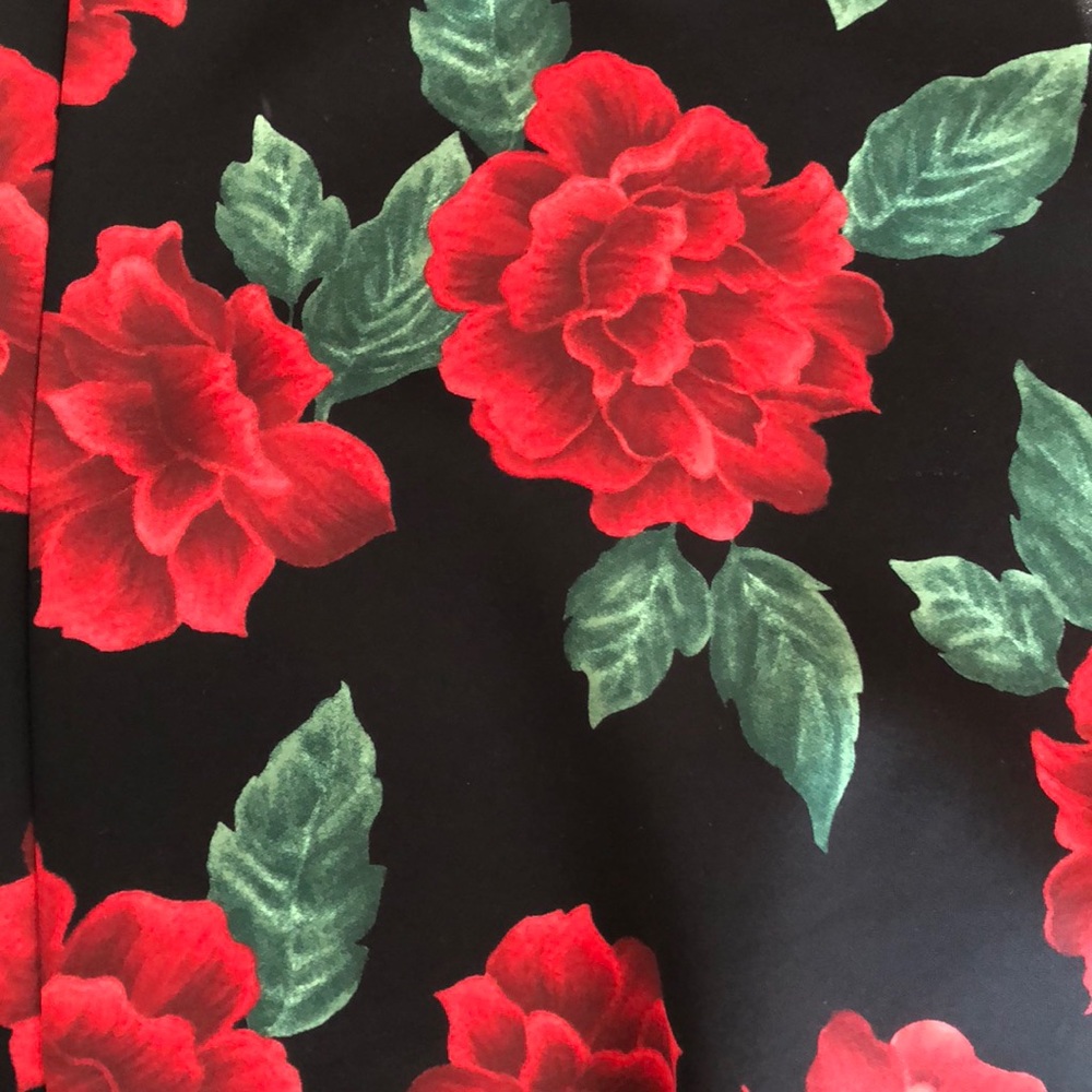 Rose Patterned Swing Skirt
